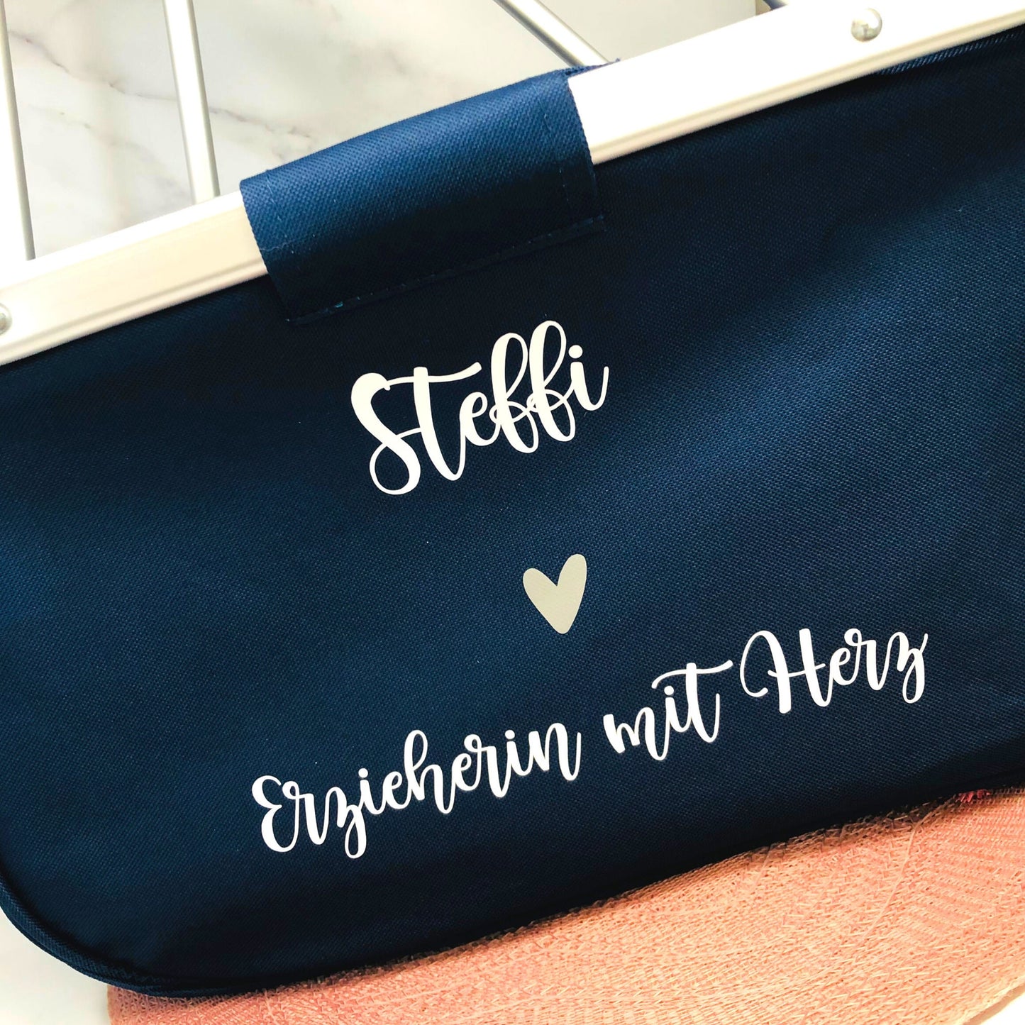 Abschiedsgeschenk Kindergarten - Einkaufskorb "Erzieherin mit Herz" personalisiert - faltbar - Farbe navy blau grau schwarz
