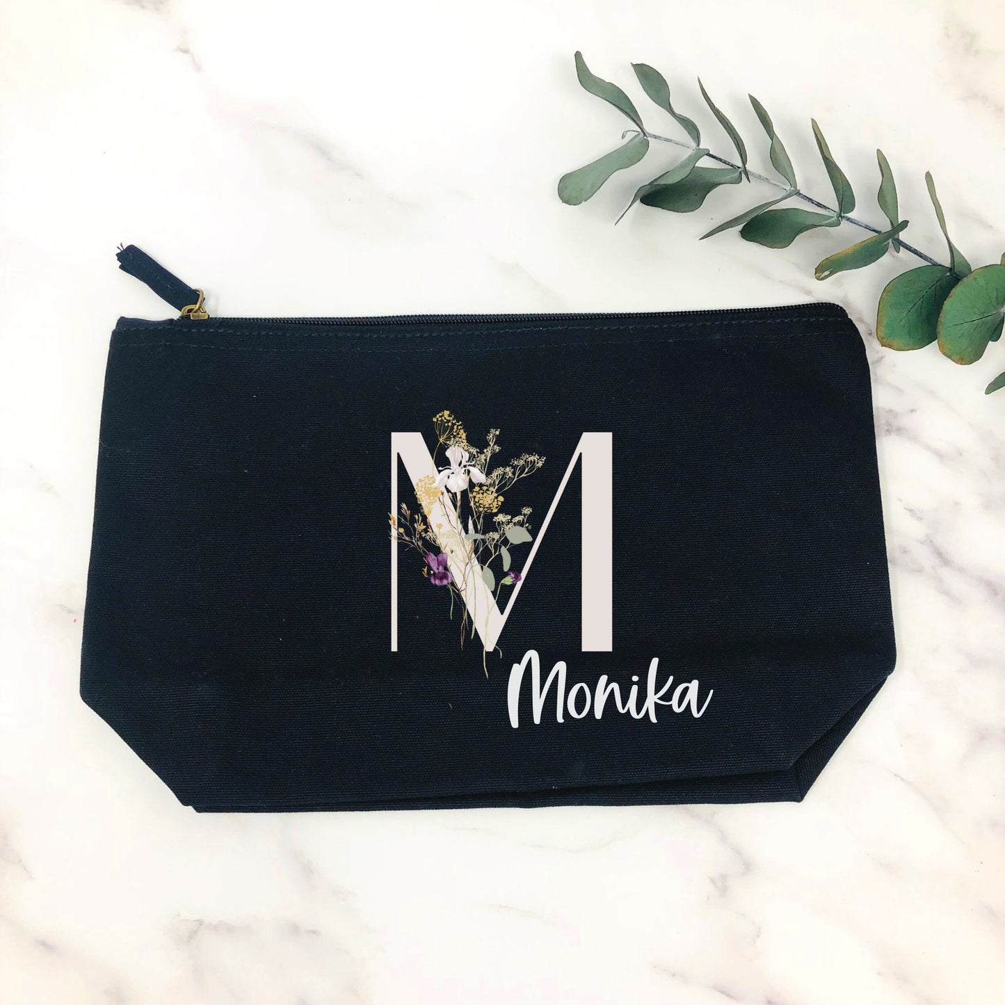 Kosmetikbeutel personalisiert mit Initial und Wunschwort - Geschenk beste Freundin Schwester Mama - verschiedene Farben - Wildblumen